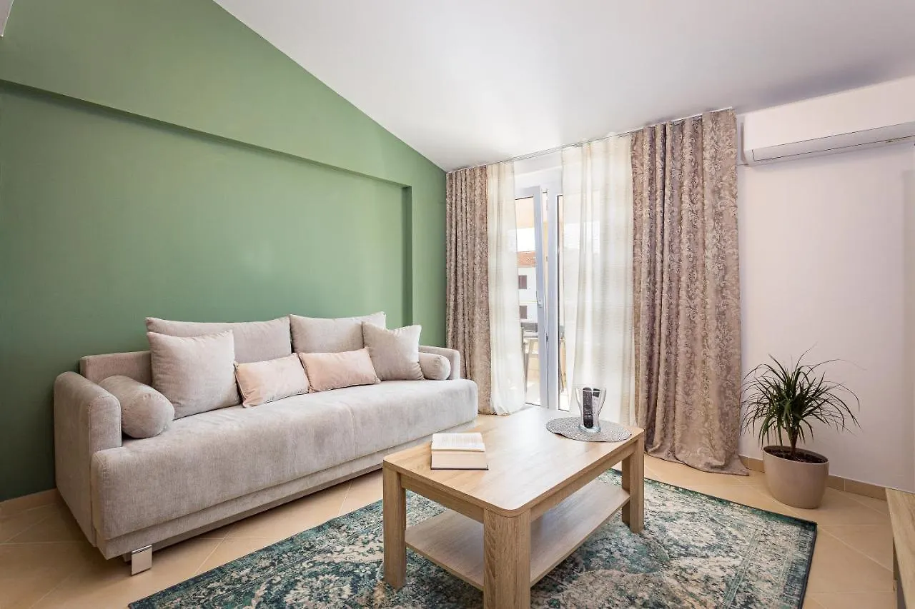 Apartments And Rooms Alenka2 Banjole