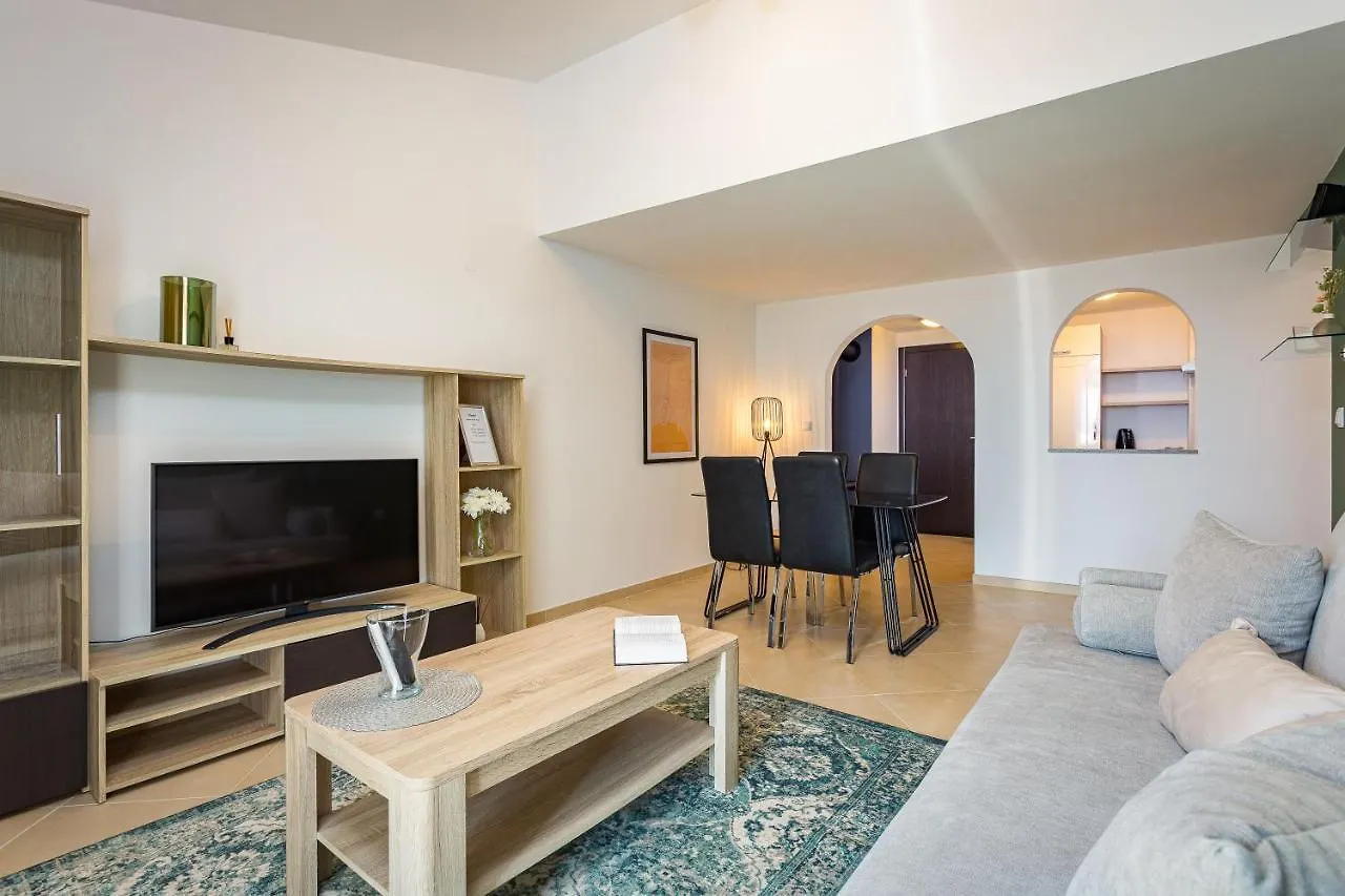 Apartments And Rooms Alenka2 Banjole
