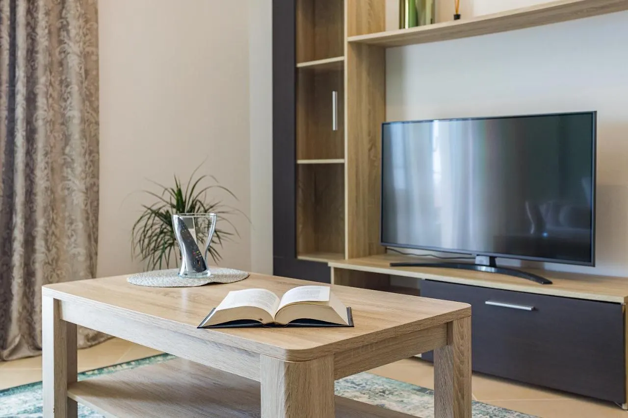 Apartments And Rooms Alenka2 Banjole