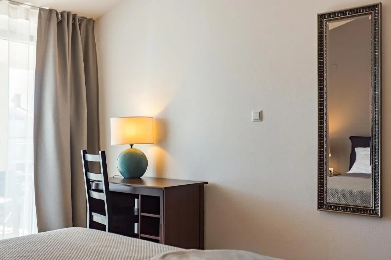 Apartments And Rooms Alenka2 Banjole