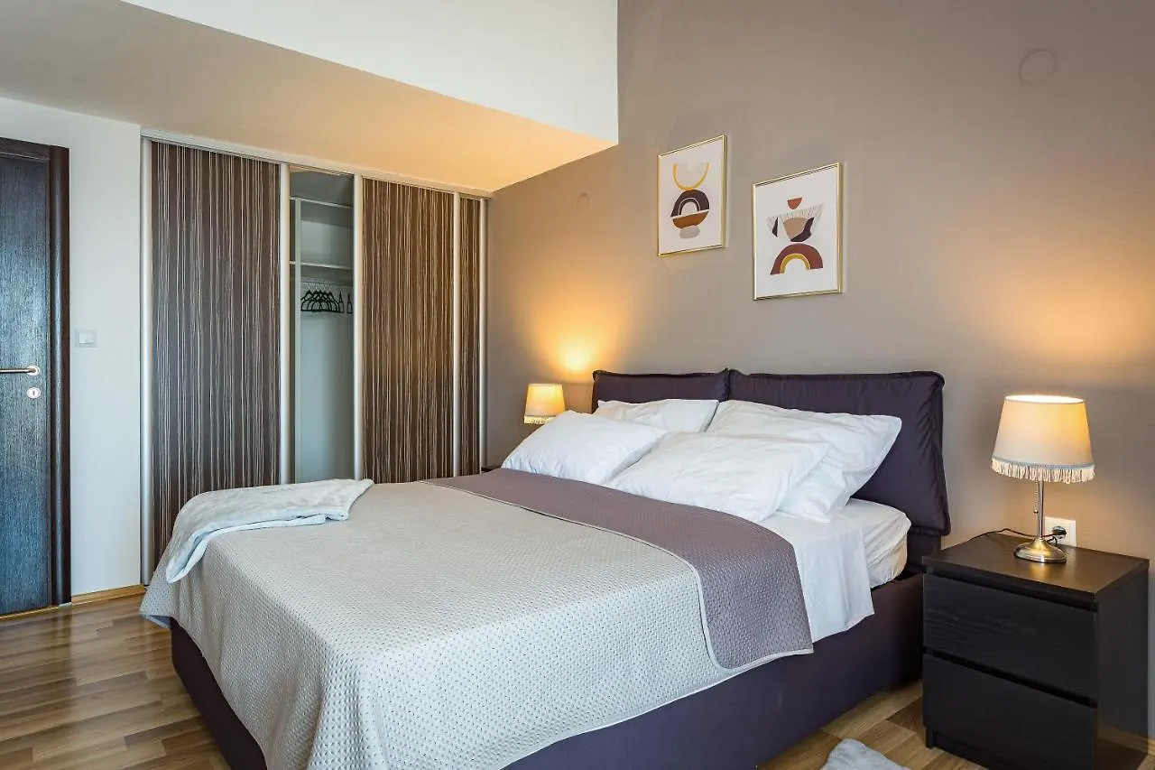 Apartments And Rooms Alenka2 Banjole