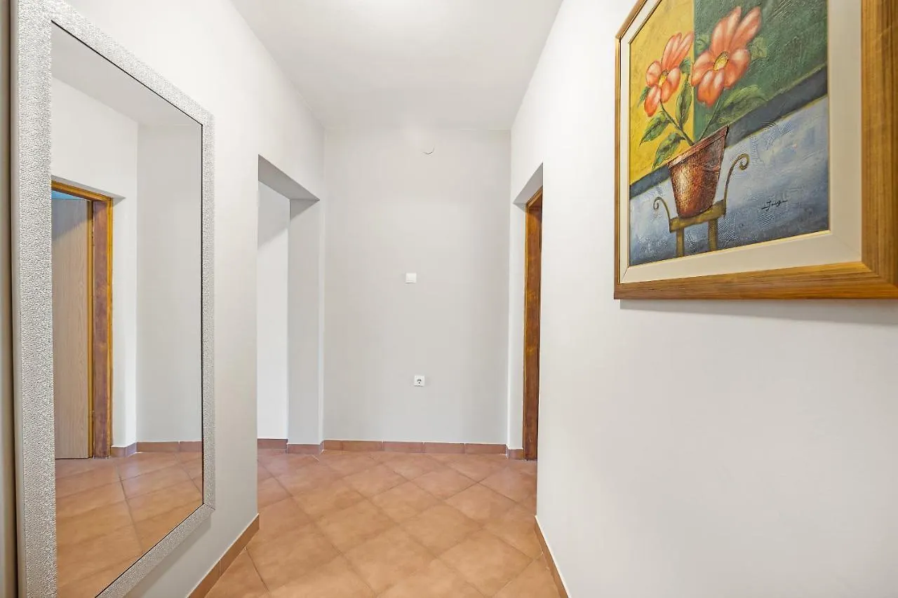 Apartments And Rooms Alenka2 Banjole